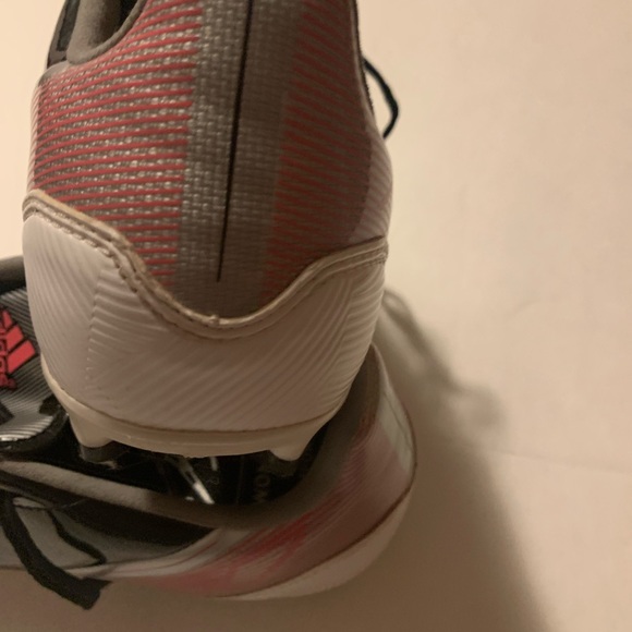 Black/pink womens cleats pre owned in good condition - Picture 2 of 9